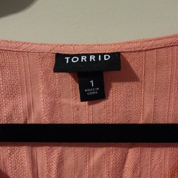 COPY - Torrid top - Picture 4 of 4